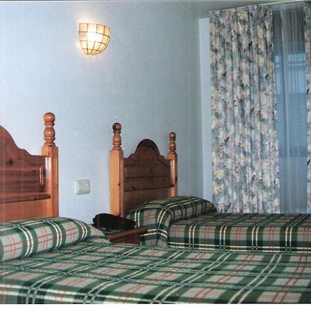 Hostal Niza Badajós Exterior foto