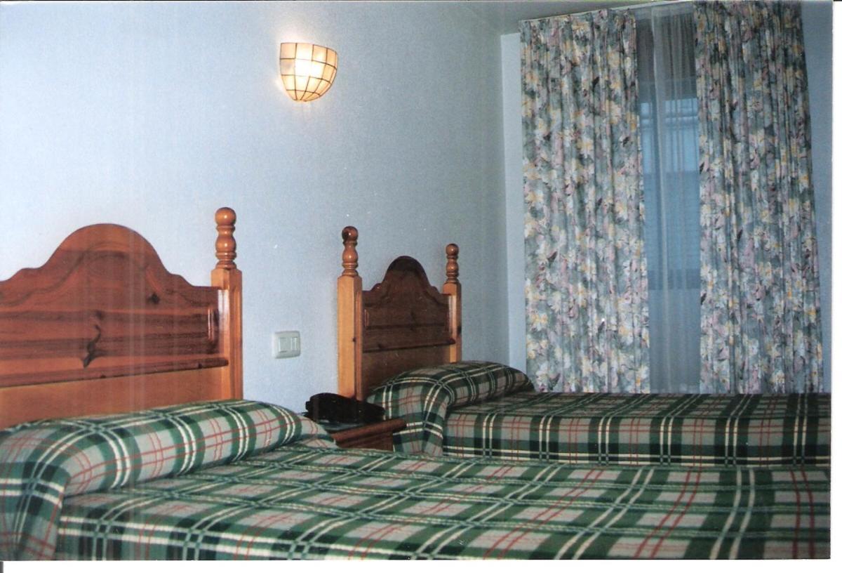 Hostal Niza Badajós Exterior foto